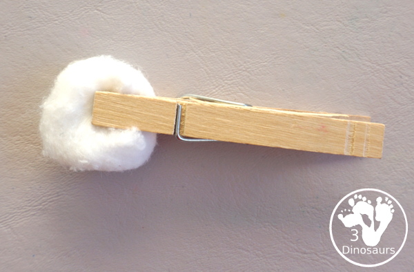 Polar Bear Pastel Chalk - a fun and simple to do a polar bear activity that is great for a winter polar animal theme - 3Dinosaurs.com