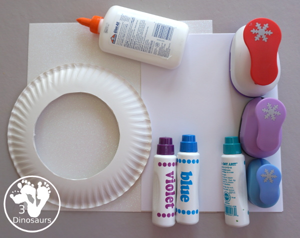 Snowflake Wreath - a simple snowflake themed wreath you can make in the winter - 3Dinosaurs.com