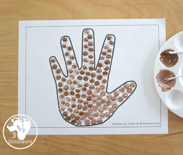 Free Hand Fine Motor Mat Printables has four fine motor mats to use. You have a hand template printables, hand tracing printable, hand cotton swab printable and a hand dot marker printable. 5 free hand printables to use with kinds in PreK and kindergarten - 3Dinosaurs.com