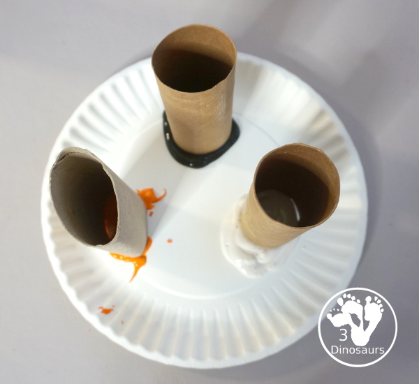 Paper Roll Snowman painting for kids - a fun snowman made by painting with paper rolls. A simple winter craft that kids of different ages can do. It is simple to set up and do.