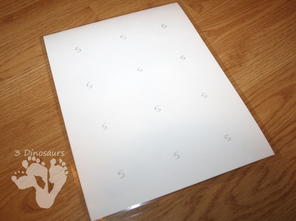 Free Easy to Use Christmas Tree Hands-On Multiplication Mat - hands on look at multiplication and groups of numbers added together - 3Dinosaurs.com