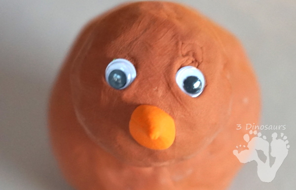 Fun To Make Model Magic Turkey - easy to make turkey and get a lot of fun fine motor work in as well - 3Dinosaurs.com #craftsforkids #thanksgiving