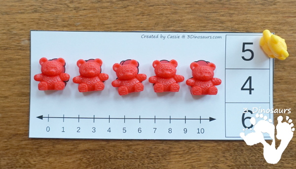 Free Bear Addition and Subtraction Clip Cards - 10 clip cards that work on numbers from 1 to 10 with counting and a number line - 3Dinosaurs.com