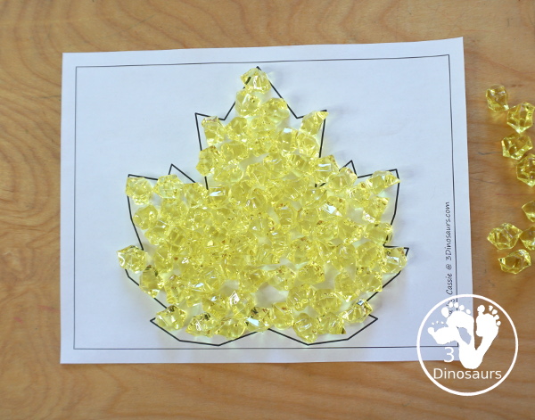 Free Leaf Fine Motor Mat Printable - with leaf tracing, leaf mat, leaf playdough mat, leaf dot marker - with different options for the leaf - 3Dinosaurs.com