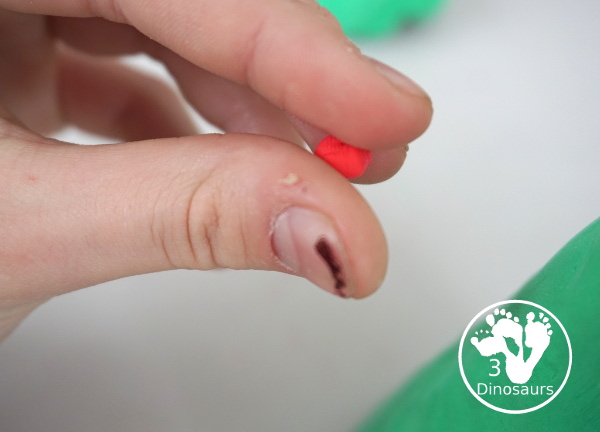 Model Magic Christmas Tree - A fun fine motor Christmas Craft you can do with kids - 3Dinosaurs.com