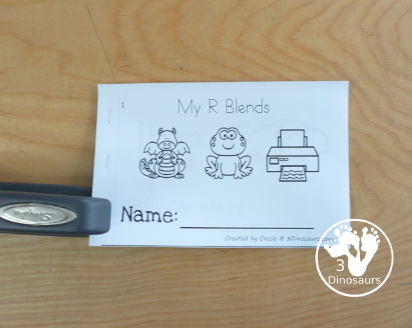 Free Blends Easy Reader Books: L Blends, R Blends, S Blends - three easy reader books that focus on the different types of beginning consonant blends - 3Dinosaurs.com