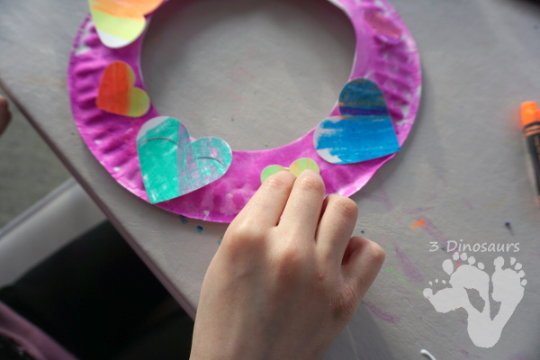 Valentines Heart Wreath - is a fun wreath you can make with color blending of oil pastels - 3Dinosaurs.com