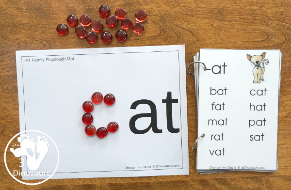 24 Free CVC Word Family Playdough Mats: -ad, -ag, -am, -an, -ar, -at, ay, -ed, -en, -et, -ig, -in, -ip, -it, -og, -op, -ot, -ow, -ox -oy, -ug, -un, -ut - Easy to use plus see a few ways to use the mats - 3Dinosaurs.com