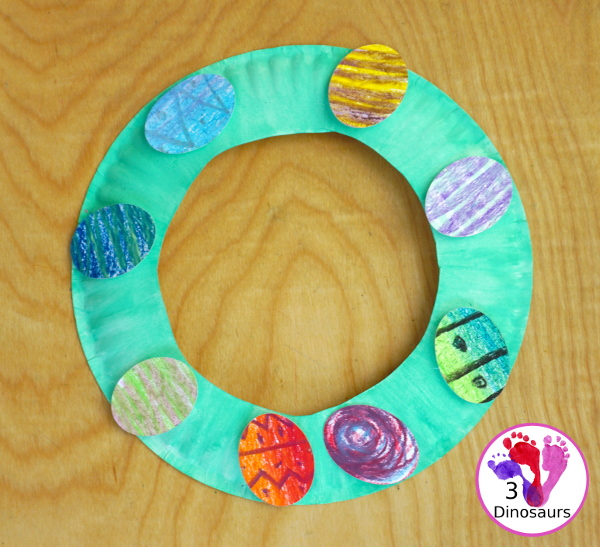 Easy to Make Easter Egg Wreath - a fun wreath for Easter that kids will just love to make - 3Dinosaurs.com