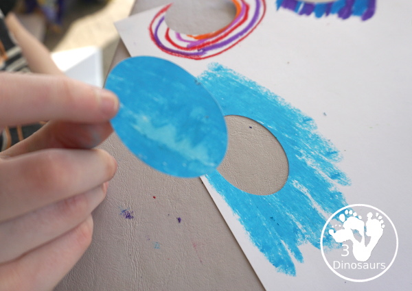 Easy to Make Easter Egg Wreath - a fun wreath for Easter that kids will just love to make - 3Dinosaurs.com