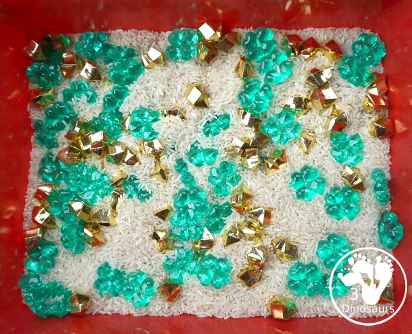 Clover & Gold Rice Sensory Bin for Saint Patrick's Day - a simple sensory bin for Saint Patrick's day that you can use with kids. - 3Dinosaurs.com