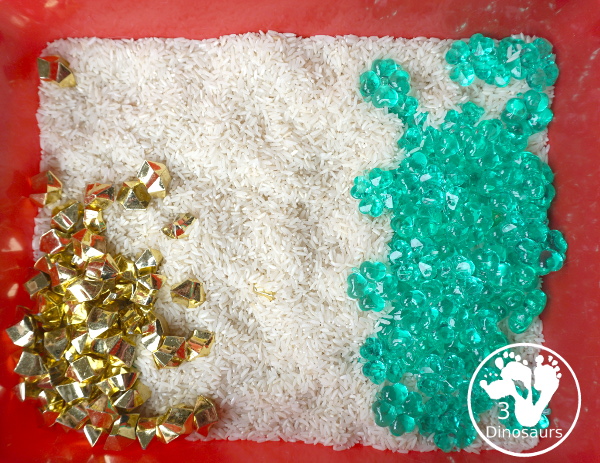 Clover & Gold Rice Sensory Bin for Saint Patrick's Day - a simple sensory bin for Saint Patrick's day that you can use with kids. - 3Dinosaurs.com