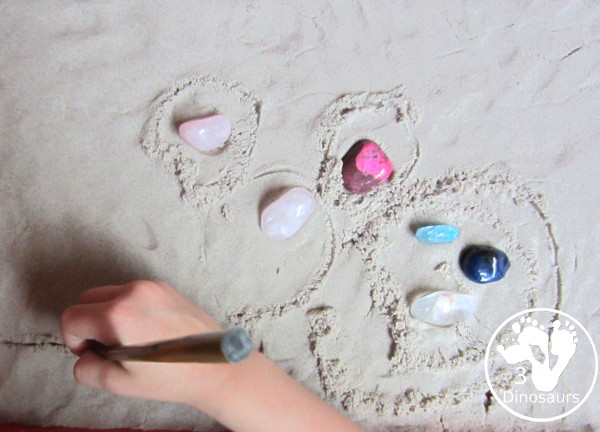 Rock Zen Garden - easy fine motor and calm down activity for kids. This sensory activity is super simple to set up and play.- 3Dinosaurs.com