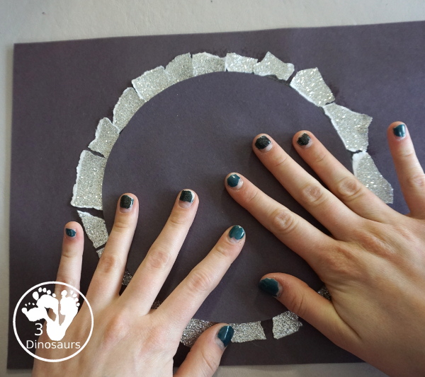 Torn Paper Total Solar Eclipse Craft for Kids A simple craft to with for a solar eclipse theme - 3Dinosaurs.com