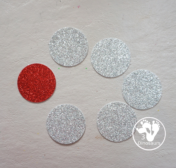 Lunar Eclipse Sequencing Wreath Craft - a fun wreath to show the parts of the lunar eclipse for kids. - 3Dinosaurs.com