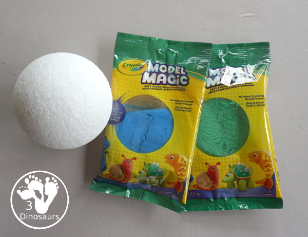 Model Magic Earth Craft - a super simple craft that different ages can make that works great for a fine motor craft for Earth Day or learning about space - 3Dinosaurs.com