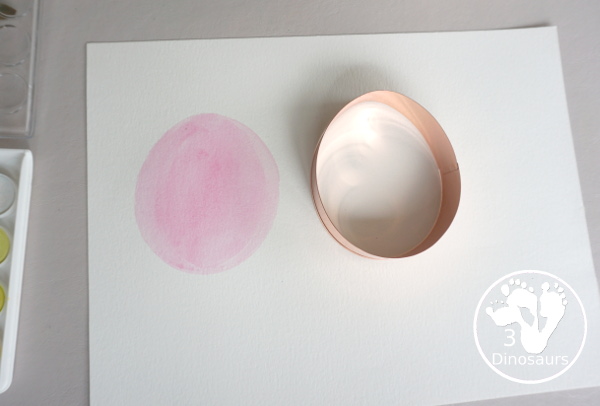 Easter Egg Cookie Cutter Water Color Painting - Easy watercolor painting and multiple ages can do together with three sizes of cookie cutters - 3Dinosaurs.com