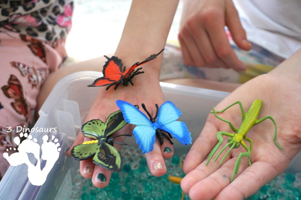 Water Bead Bug Sensory Bin - a fun easy sensory activity that kids can have fun exploring with - 3Dinosaurs.com