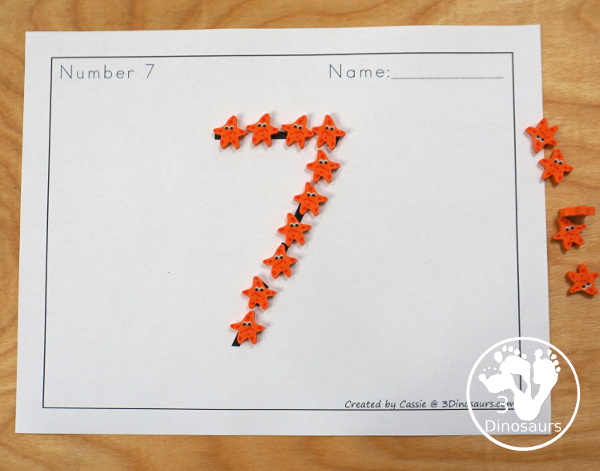 Free Number Tracing Pages - large number tracing pages with numbers from 1 to 31 to match the calendar - Line the numbers with small items - 3Dinosaurs.com