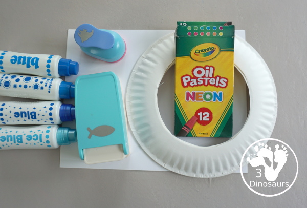 Ocean Fish Wreath - ocean  paper plate wreath that kdis can make for a fun ocean craft that any age can make. - 3Dinosaurs.com