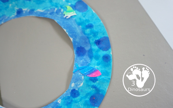 Ocean Fish Wreath - ocean  paper plate wreath that kdis can make for a fun ocean craft that any age can make. - 3Dinosaurs.com