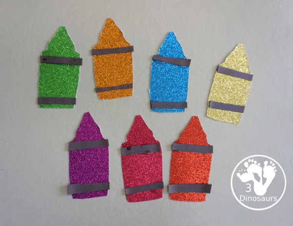Glitter Crayon Wreath Craft For Kids - a great color or back to school glitter crayons wreath you can make with kids. - 3Dinosaurs.com